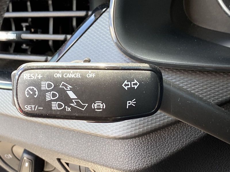 Škoda Kamiq (2023) 1.0 TSI Ambition - fotka 20 z 32