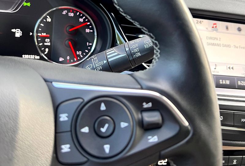 Opel Insignia (2018)  2.0 CDTI AUTOMAT 2018 125KW - fotka 22 z 30