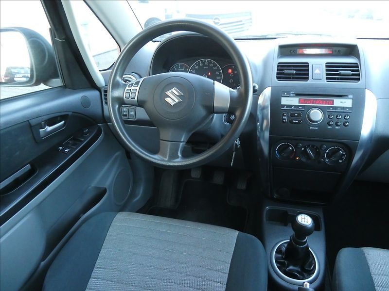 Suzuki SX4 1,5 73kW GLX,2x kola,závěs,kli - fotka 25 z 39