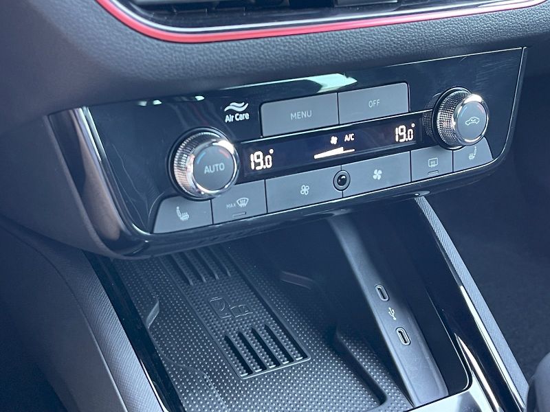 Škoda Kamiq (2025) 1.0 TSI 85 kW DSG Monte Carlo - fotka 13 z 31