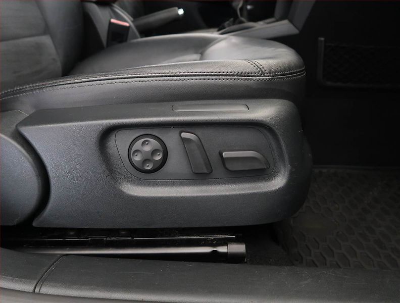 Škoda Octavia (2010) Laurin&Klement 2.0 TDI - fotka 19 z 25