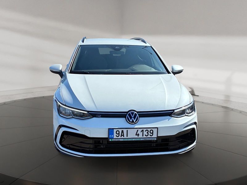 Volkswagen Golf Variant (2022) R-LINE 1.5TSI 110kW CZ DPH - fotka 2 z 11