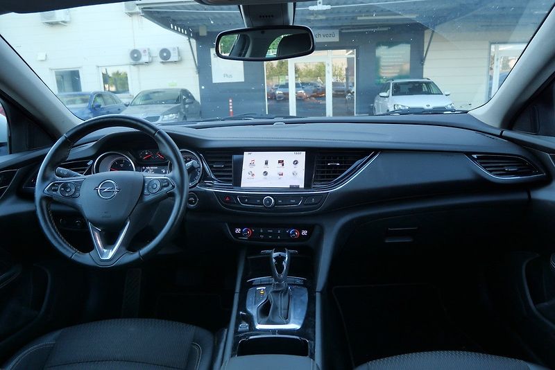 Opel Insignia - fotka 6 z 6