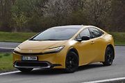 Prius překvapuje velmi dobrými jízdními vlastnostmi