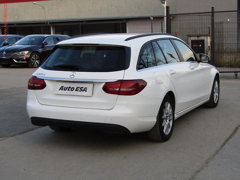 Mercedes-Benz Třídy C (2019) 1.6 d C 200, 1.maj,ČR, AT - fotka 4 z 22