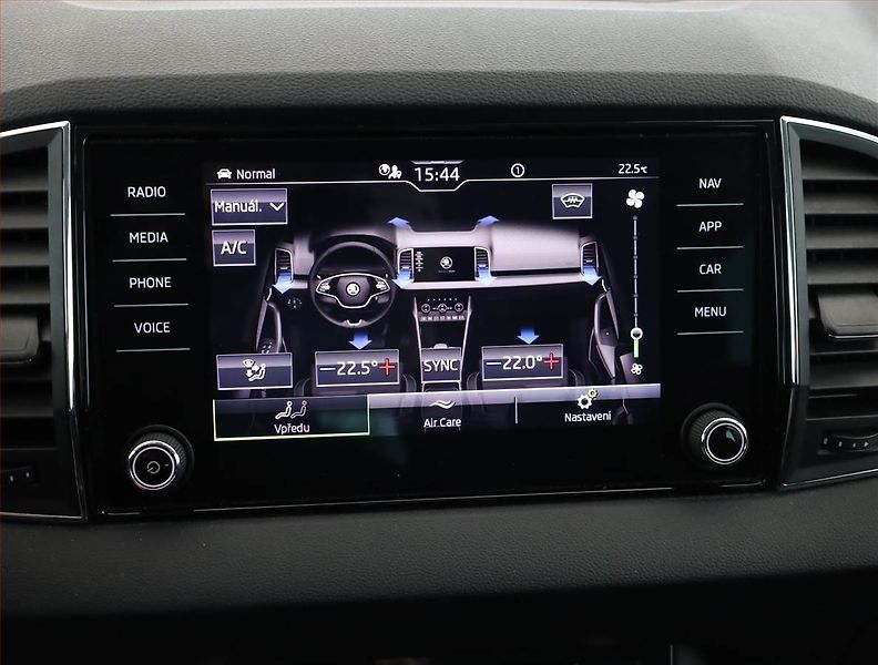 Škoda Karoq (2021) Style 1.5 TSI - fotka 16 z 21