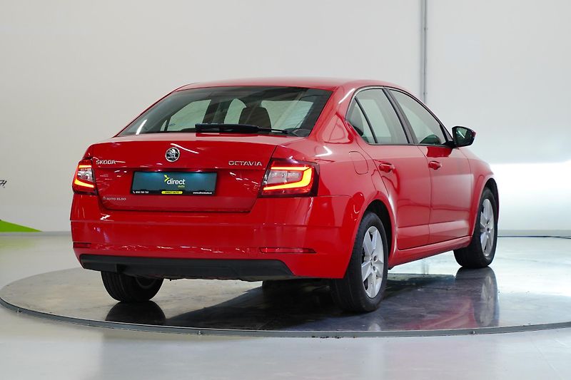 Škoda Octavia - fotka 2 z 25