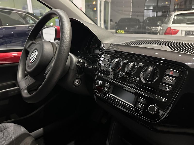 Volkswagen up! (2014) - fotka 32 z 45