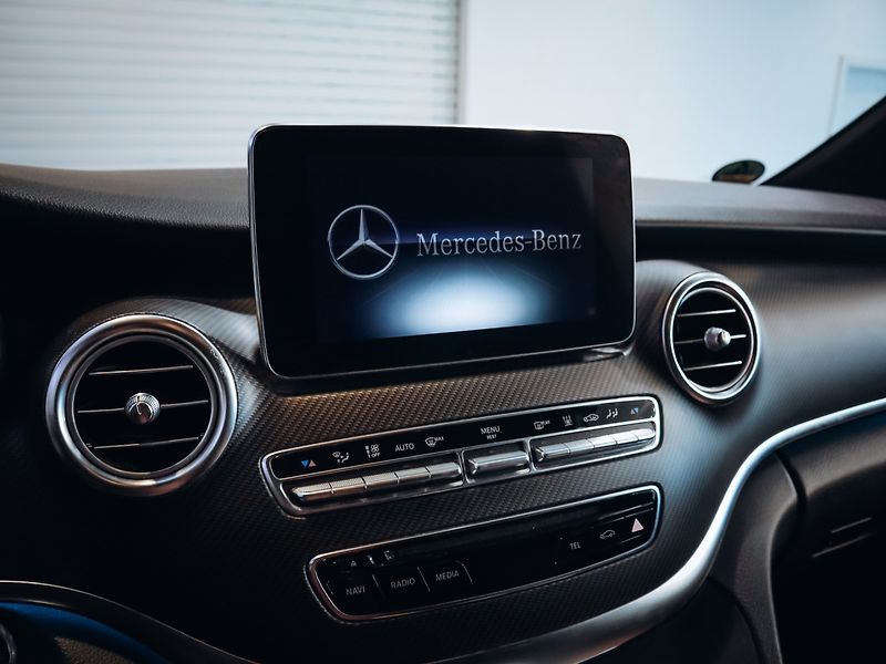 Mercedes-Benz Třídy V V 250d 4MATIC AMG - fotka 15 z 26