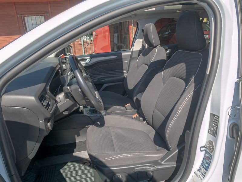 Ford Focus (2019) ČR 2.0TDCI 110KW – VÝBAVA! - fotka 19 z 55