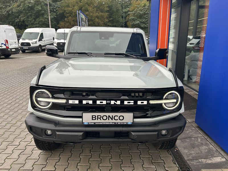 Ford Bronco 2.7 EcoBoost 246kW OUTER BANKS - fotka 2 z 33