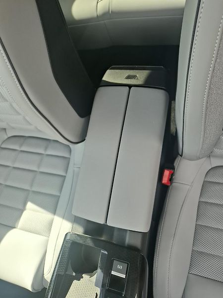 Citroën C5 Aircross (2026) MAX PLUG-IN HYBRID 195K AUT. - fotka 21 z 35