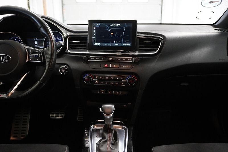 Kia ProCeed 1.6 T-GDI 150kW GT-LINE AUT - fotka 23 z 31