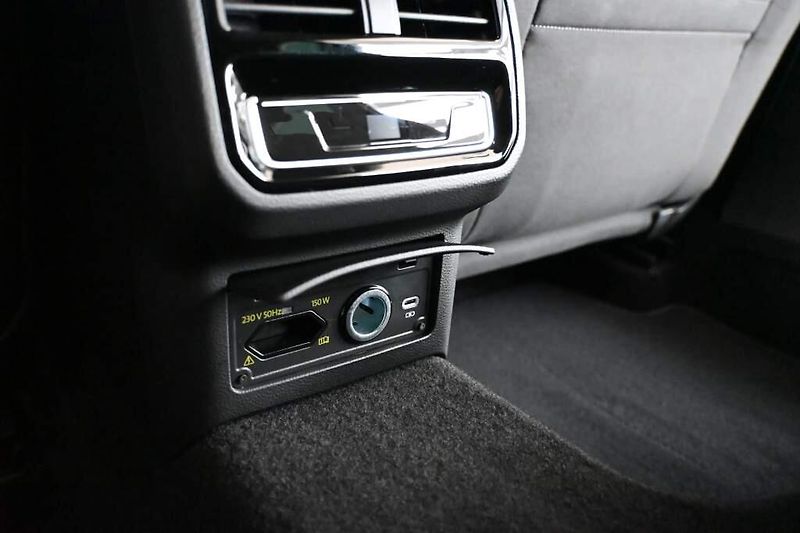 Volkswagen Passat (2023) 2.0 LED DSG ACC Kamera Tažné M - fotka 25 z 32
