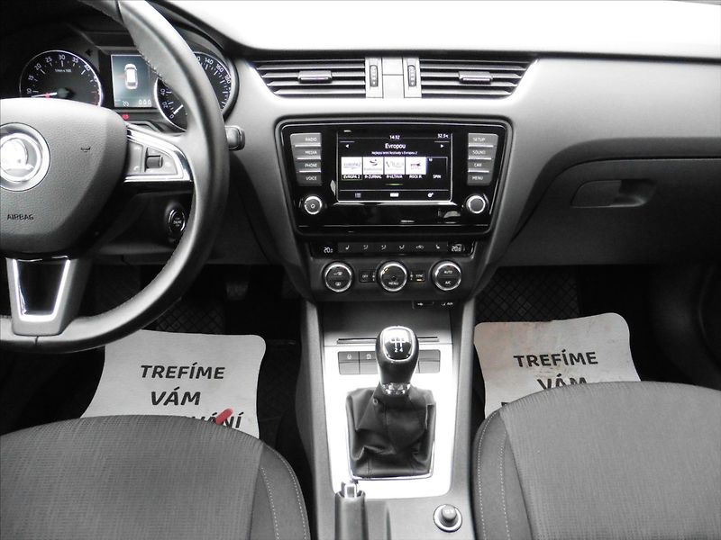 Škoda Octavia 1,6 TDi III Combi Style - fotka 11 z 18
