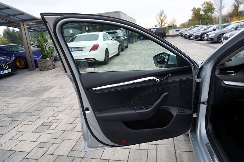 Škoda Octavia kombi IV  2.0 TDI/120 PS/navi - fotka 17 z 48