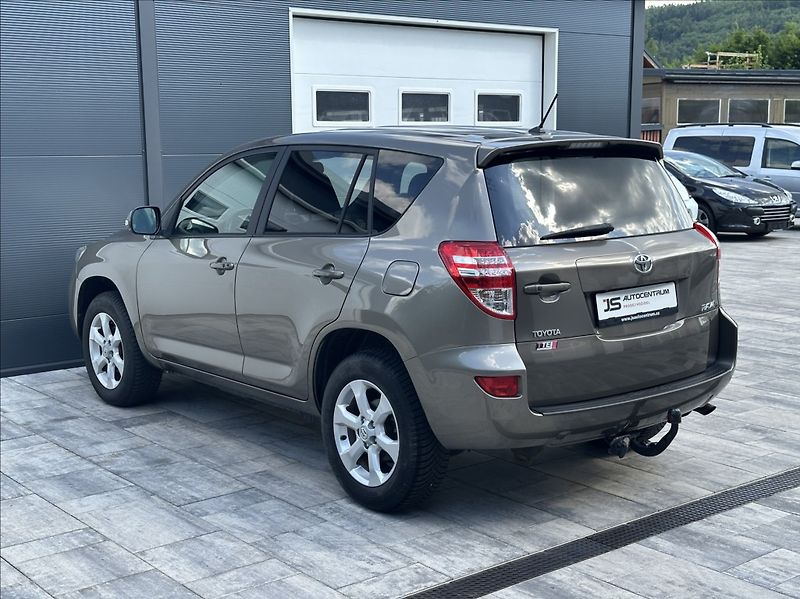 Toyota RAV4 2,0 158PS  Life A/T 4x4 - fotka 10 z 51