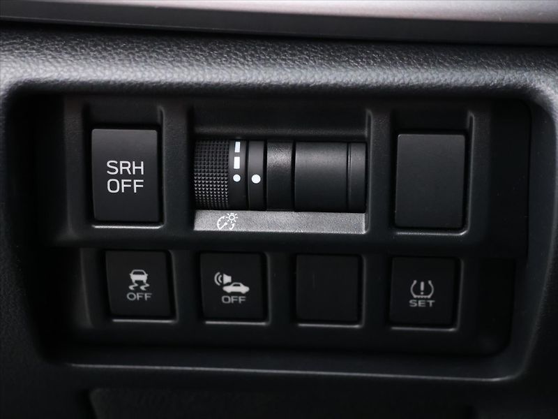 Subaru XV 2,0 e-Boxer 110kW Active Klima - fotka 16 z 38
