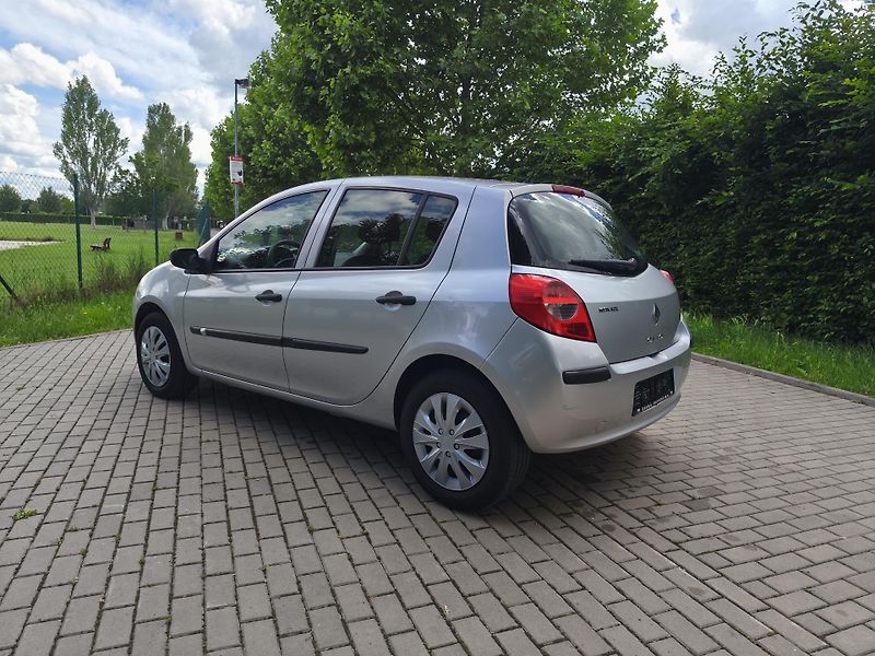 Renault Clio 1.2 confort- nové rozvody - fotka 6 z 23