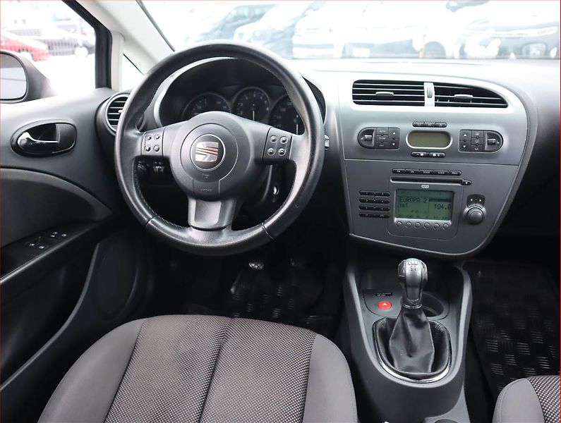 Seat Leon (2009) 1.6, nová STK, jezdí výborně - fotka 7 z 15