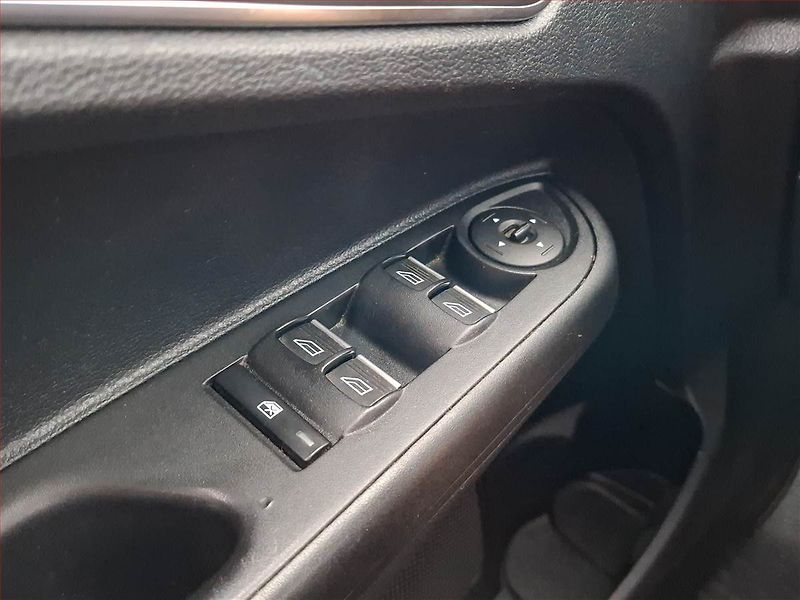 Ford B-MAX (2015) 1.4 16V - fotka 15 z 16