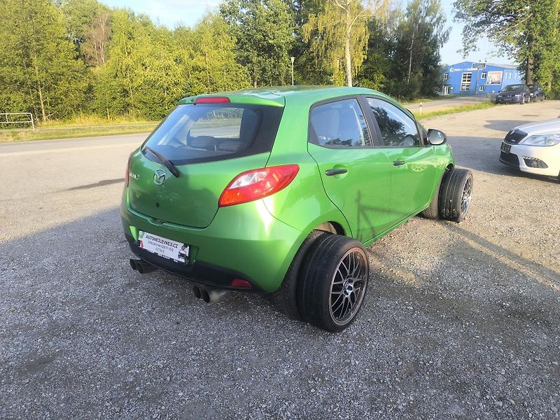 Mazda 2 KRÁSNÁ,SERVISKA,CENA,1.MAJITEL - fotka 5 z 21