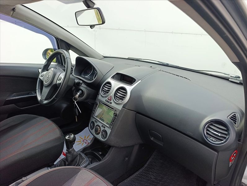 Opel Corsa 1,4 i Klima Navigace Alu - fotka 21 z 30