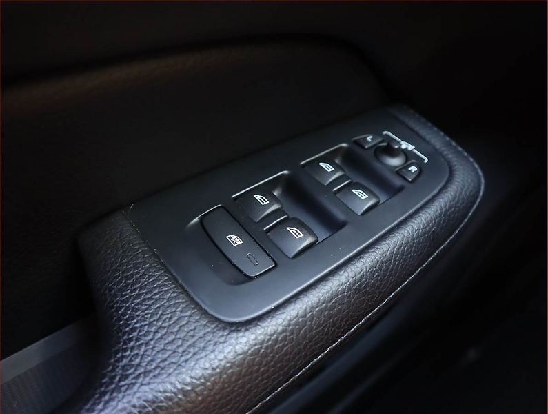 Volvo V60 (2019) T6 AWD - fotka 18 z 22
