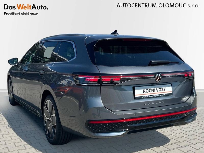 Volkswagen Passat (2026) 2.0 TDI R-Line - fotka 17 z 35