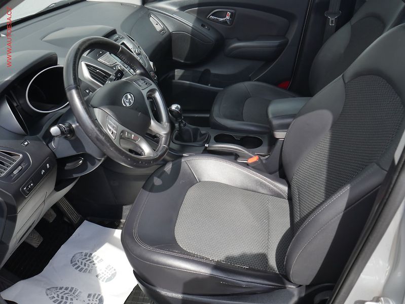 Hyundai ix35 (2012) 1.6 GDi, ČR, AC, tempo, park - fotka 8 z 18