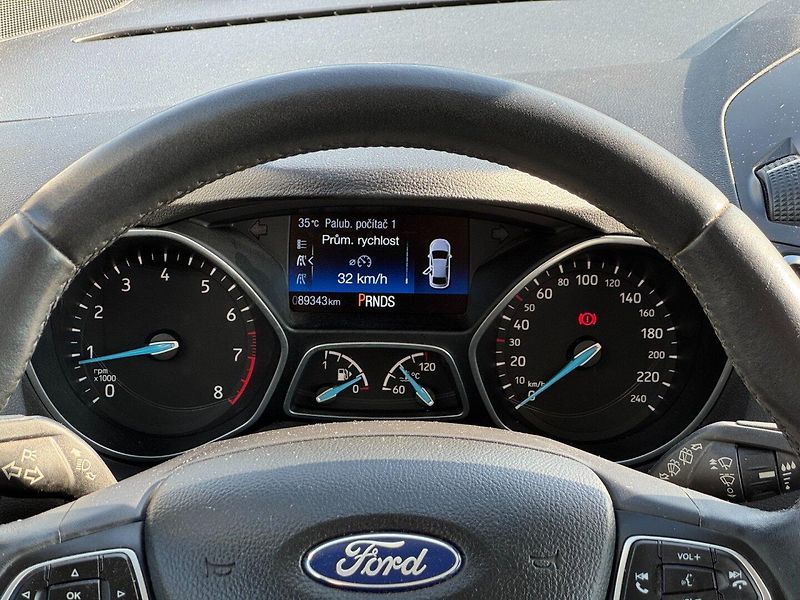 Ford C-MAX (2017) 1,5 Eco Boost 110 Kw Automat - fotka 17 z 35