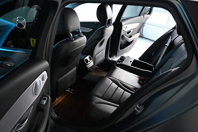 Mercedes-Benz Třídy C (2020) 2.0 300 DE T 9G-TRONIC LED 360 - fotka 9 z 47
