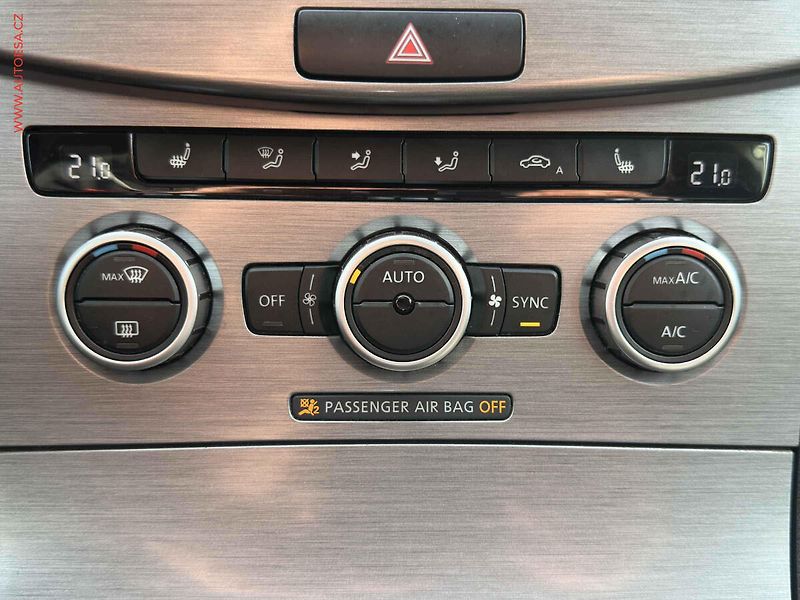 Volkswagen Passat (2012) 2.0TDi 4x4, DSG, bixen, navi - fotka 18 z 24