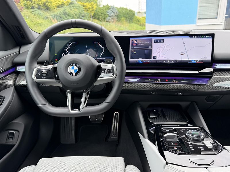 BMW Řada 5 540D xDRIVE M SPORT Individual - fotka 11 z 37