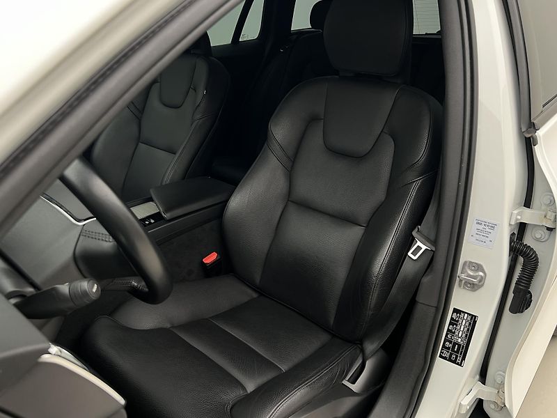Volvo V60 CC B5 AWD PRO AUT - fotka 17 z 45