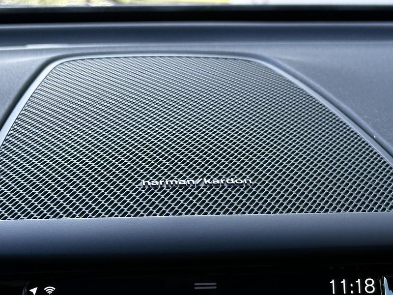 Volvo XC60 T5 AWD // MOMENTUM PRO  - fotka 41 z 49
