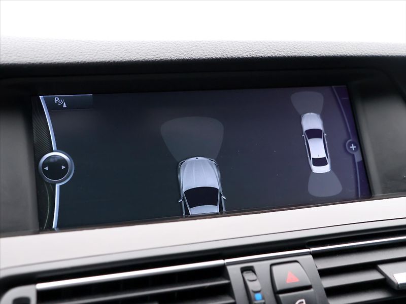 BMW Řada 5 3,0 535i 225kW Aut.klima Kůže - fotka 26 z 41