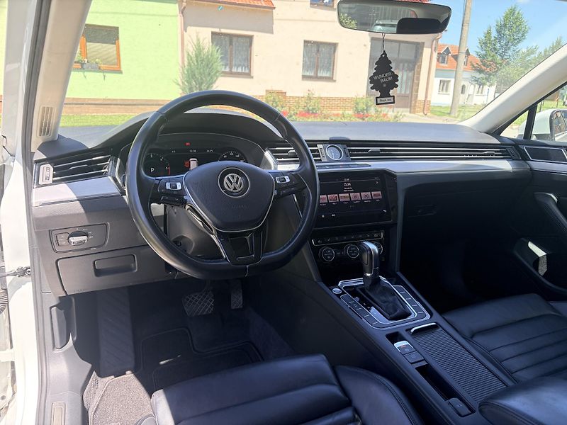 Volkswagen Passat 2.0TDI 110KW HIGHLINE DSG LED - fotka 15 z 46