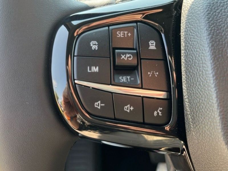 Ford Tourneo Custom 2.0D,125KW,CZ,DPH,1.MAJ - fotka 19 z 28