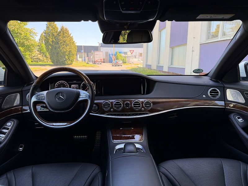 Mercedes-Benz Třídy S S500L 4-matic AMG /servis /  - fotka 27 z 36