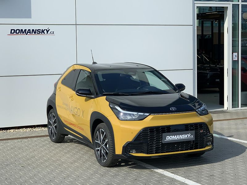 Toyota Aygo X GR SPORT 1,5 HEV AT - fotka 2 z 14
