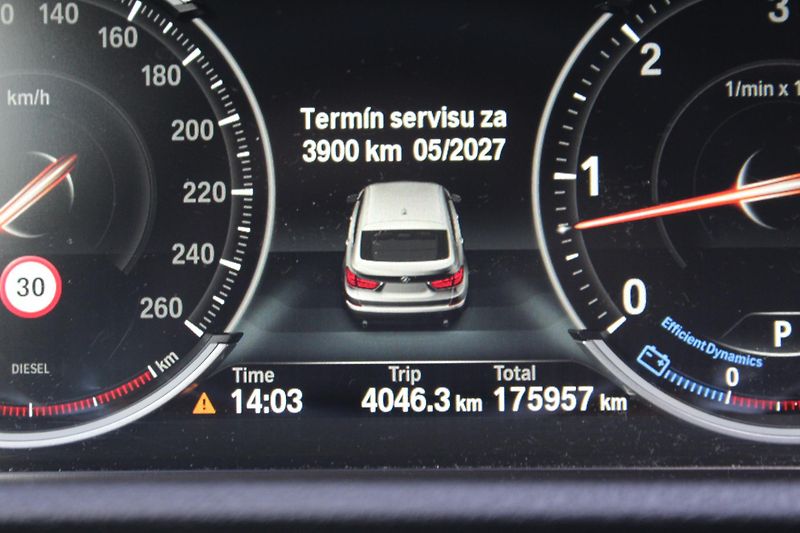 BMW Řada 5 530d xDrive Gran Turismo - fotka 20 z 21
