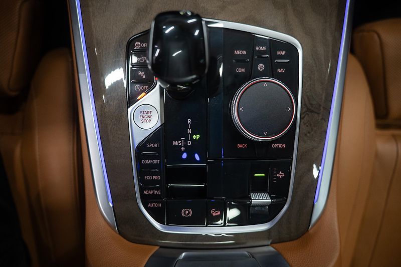 BMW X5 (2019) 30D 195 KW VZDUCH, PANO - fotka 29 z 46