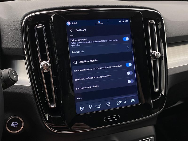 Volvo XC40 B3 DARK PLUS AUT CZ - fotka 48 z 56