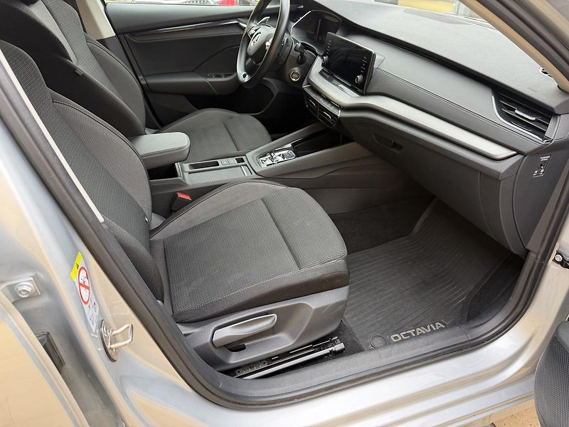 Škoda Octavia (2023) 2.0TDi DSG Liftback - fotka 10 z 12