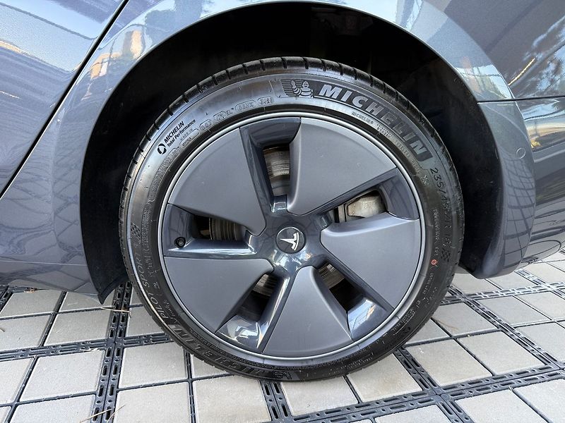 Tesla Model 3 Long Range AWD Tažné - fotka 7 z 38