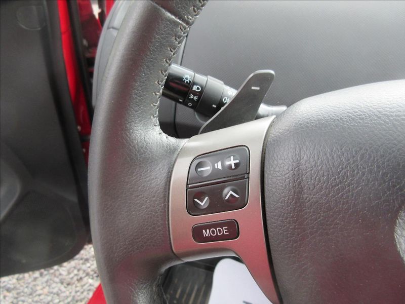 Toyota Yaris 1,3 VVTi Automat - fotka 10 z 14