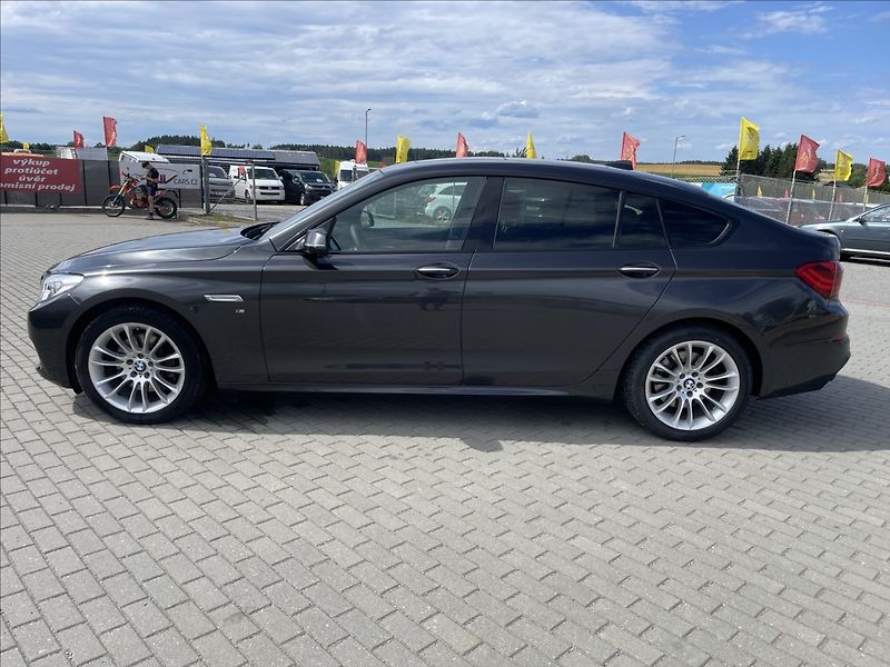BMW Řada 5 3,0 GT 190kw 530d M-Paket Pano - fotka 33 z 37