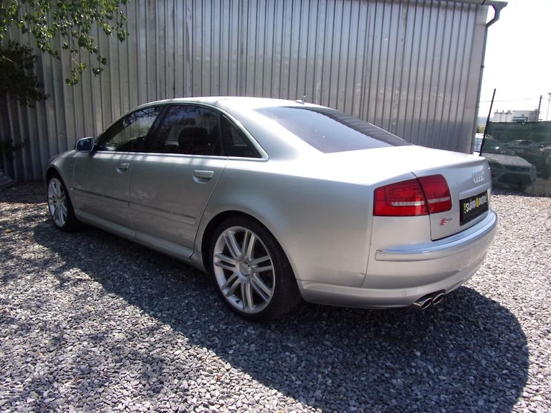 Audi S8 5.2V10 331kW CERAMIC  TOP CENA - fotka 7 z 25