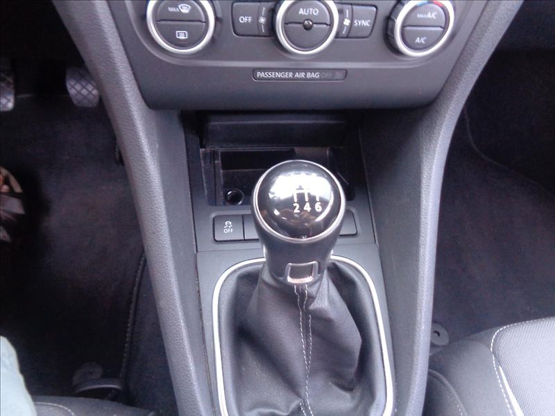 Volkswagen Golf 1,2 - fotka 10 z 13